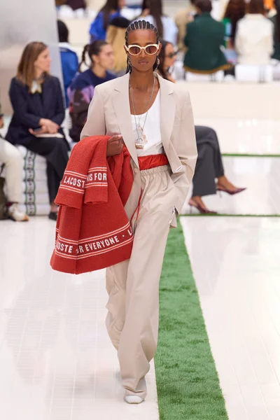 Look 11